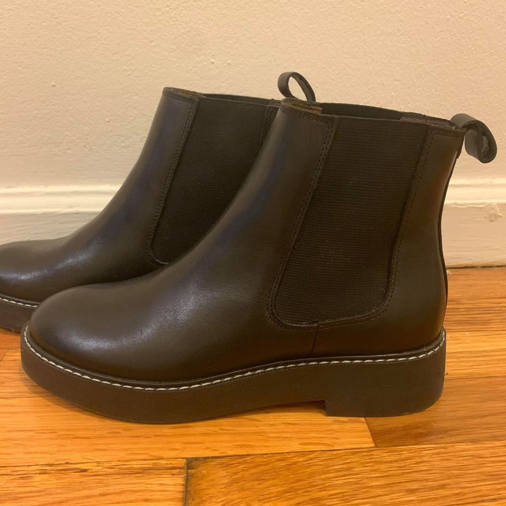BLACK CHELSEA BOOTS